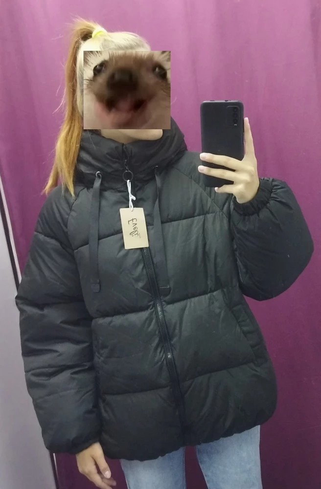 куртка понравилась, все по размеру, на пункте выдачи не обратила внимание, прихожу домой, нашла дырки в 4 местах, очень расстроилась, за такие деньги брак ((проверяйте на пункте выдачи всю куртку((