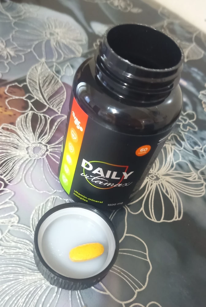 Заказал витаминный комплекс. Упаковано хорошо. Очень удобно что в одной капсуле есть сразу все необходимые витамины и минералы которые нужны для организма