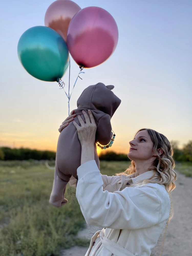 Шикарный , теплый костюм ) только непонятно с головой он там тонет в нем