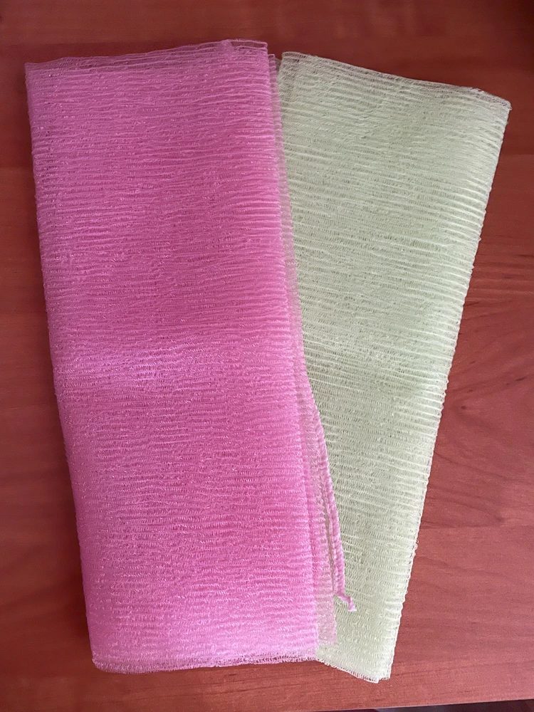 Пришели быстро, в упаковке была розовая и зелёная. Все качественно, рекомендую