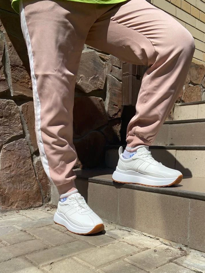 Кеды наикрутейшие 🔥🔥🔥очень стильно смотрятся, на осень суперский вариант. Удобные и мягкие, качество хорошее. Рекомендую однозначно!