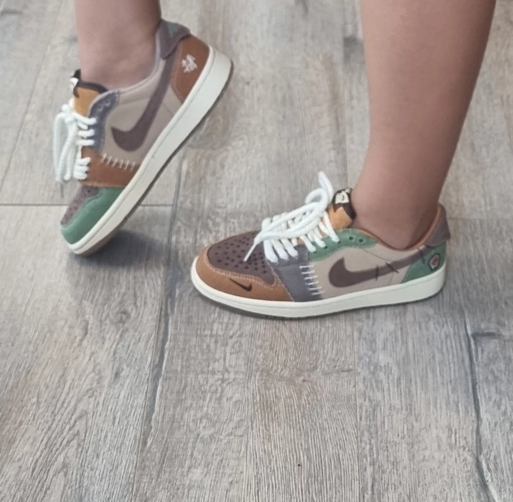 Кеды отличные , качество хорошее . Размер соответствует.