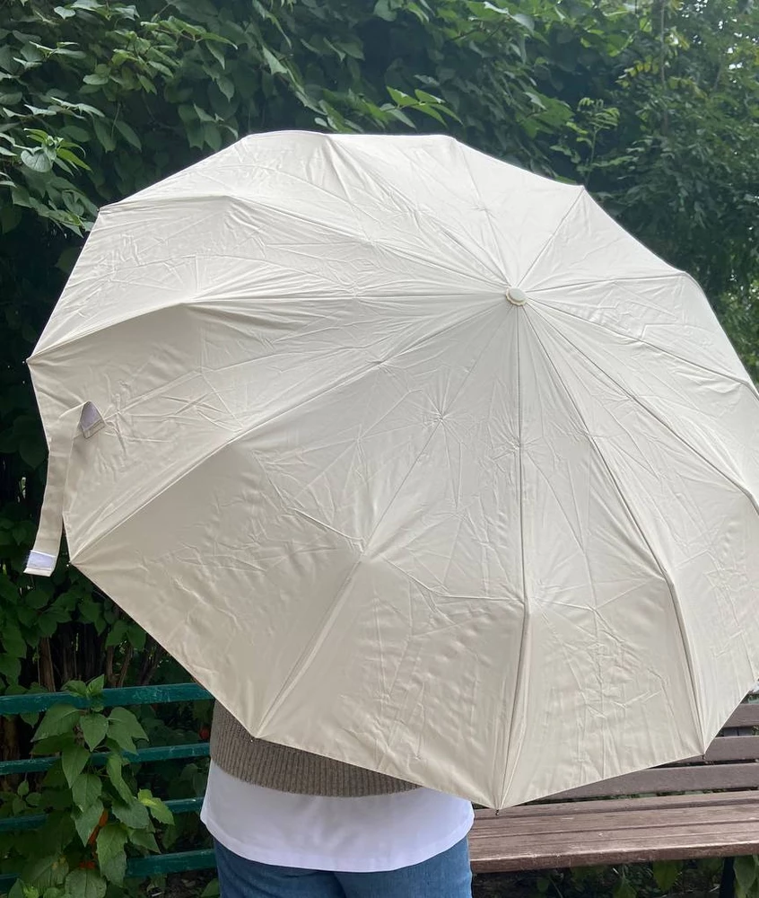 Зонт большой, очень красивого цвета. Сама конструкция надежная. Ткань плотная. Очень довольна покупкой. Спасибо продавцу.