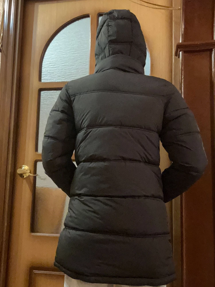 Курточка пришла на следующий день 👀👀👀
теплая) пока мерила, согрелась 🤣 размер в размер , к морозцу готовченко)