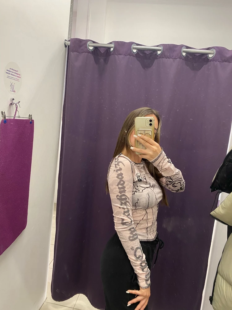 Лонг крутой его оказывается можно с двух сторон носить мои параметры рост 158 ог 87 от 68, приятная ткань