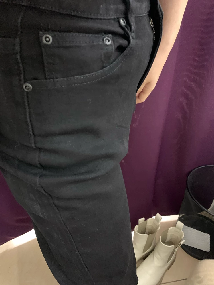 Прошу не снимать за доставку, джинсы большемерят, особенно в области паха.