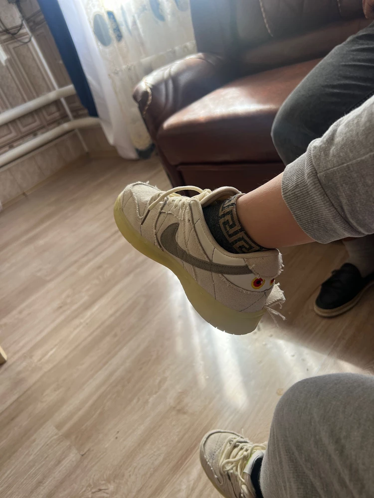 Дорогие друзья не советую покупать они вообще не светит ничего просто в интернете написано много чего и другое я просто купил для ребёнка ребёнок даже не доволен