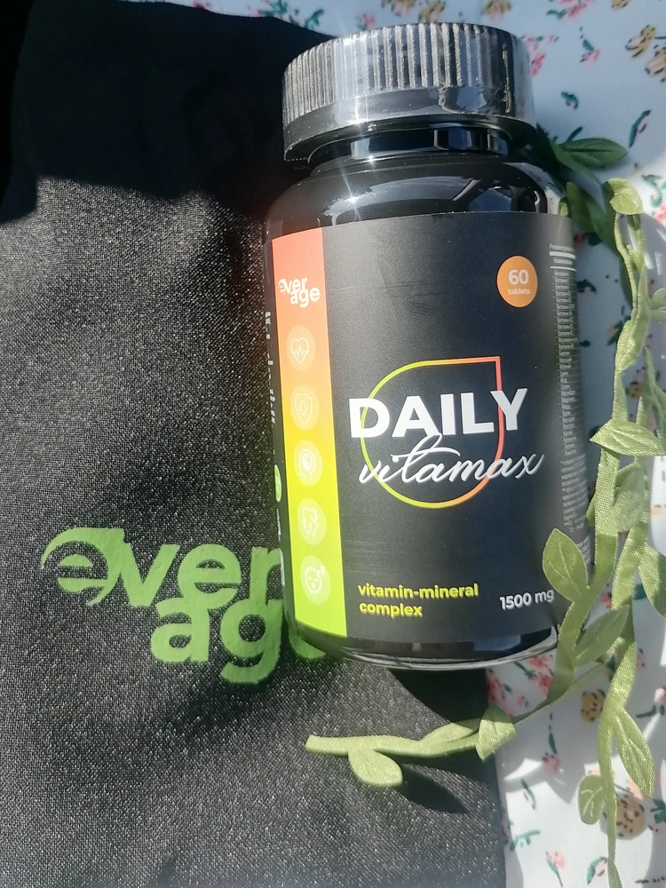 Очень быстрая доставка. Витамины пришли в красивом мешочке и пахнут очень приятно. Очень рада что в одной таблетке столько разных витаминоа. Буду принимать с удовольствием