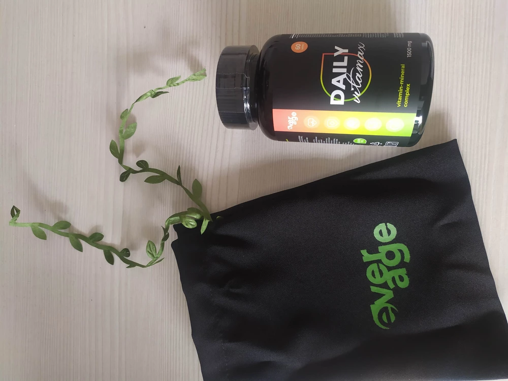 Отличные витамины, очень понравились, богатый набор, все самые важные микроэлементы и витамины есть. Пришли быстро, упакованы очень оригинально, в красивый мешочек. Рекомендую!