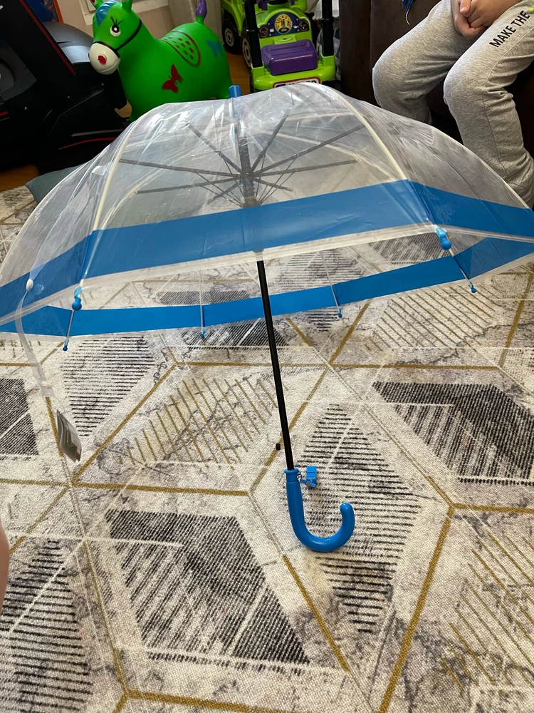 Отличный зонтик! Взяла мальчику 6 лет
