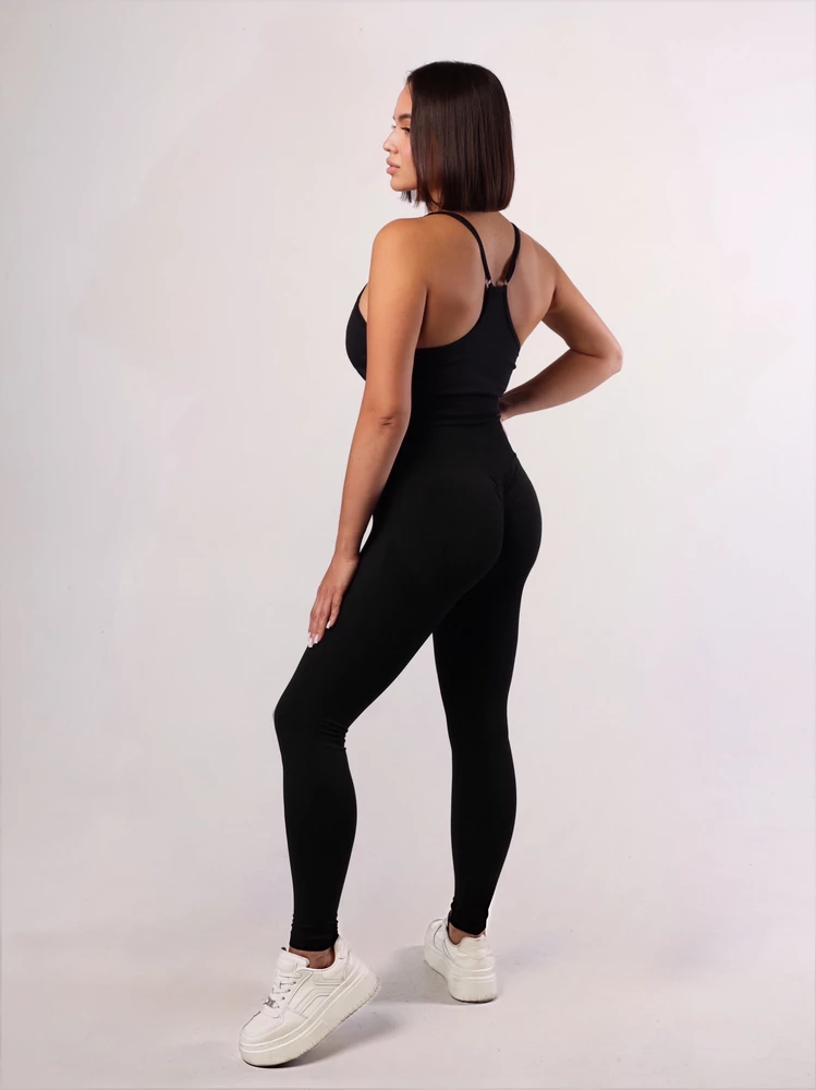 Лосины - огонь!!! Отличное качество и приятная нежная ткань. Идеально сели , хорошо стройнят 🤪 Утягивают живот, подчеркивают талию и ягодицы 👍🏼 
Хороши как для спорта , так и для повседневного гардероба.
Мои параметры ОТ-70 , ОБ-95
Рост 165
Советую к покупке!!!