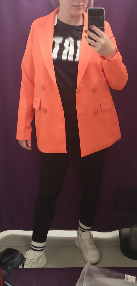 Отличный пиджак.цвет ярче,чем на фото