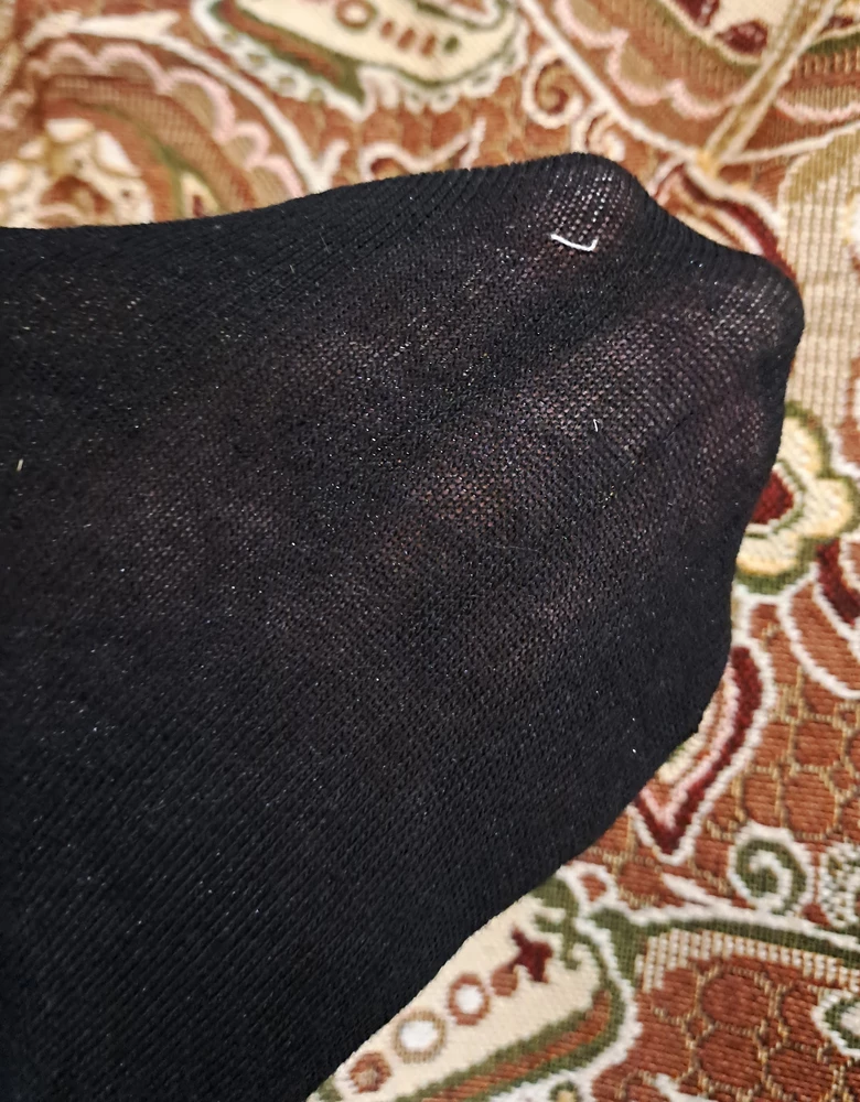 Качество очень плохое. Синтетика, очень тонкие, на 37 размер велики. Разочарована