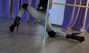 Очень красивые, хорошо скользят) брала на pole dance) подчёркивают все, что должны подчёркивать 😂