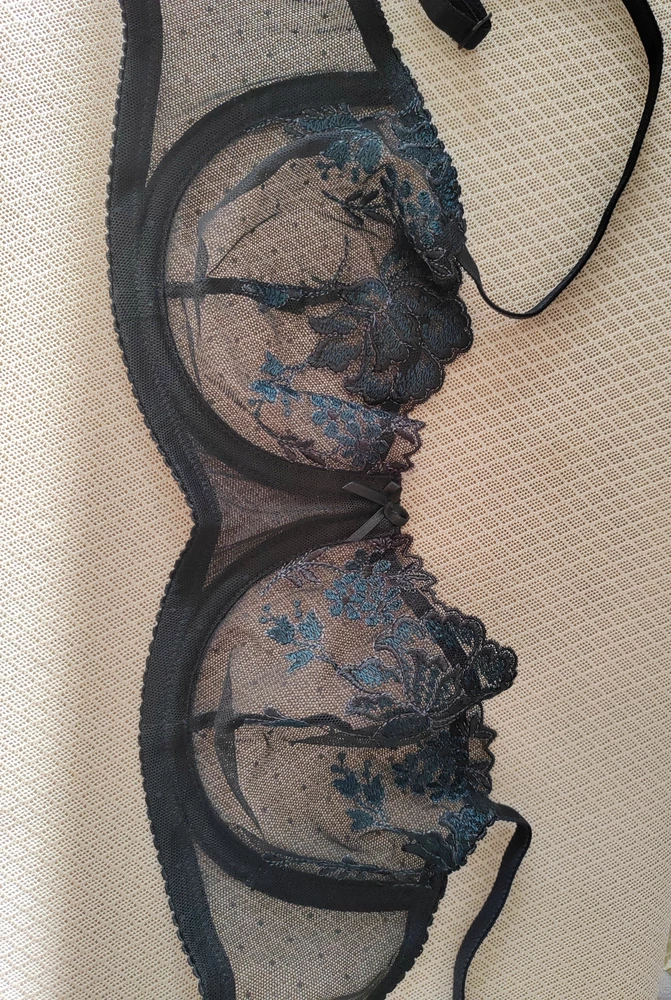 Очнь качественый, красивый бюстгалтер.Удобный.