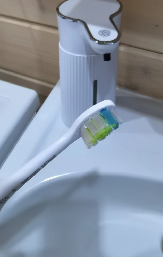 Отличные насадки для щётки. На щётку Philips sonicare подошли хорошо. Чистят отлично, щетина не жёсткая.