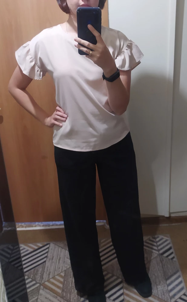 Ткань приятная на ощупь, идут в размер, на ОБ 90 подошел 28, на поясе и молния и резинка.