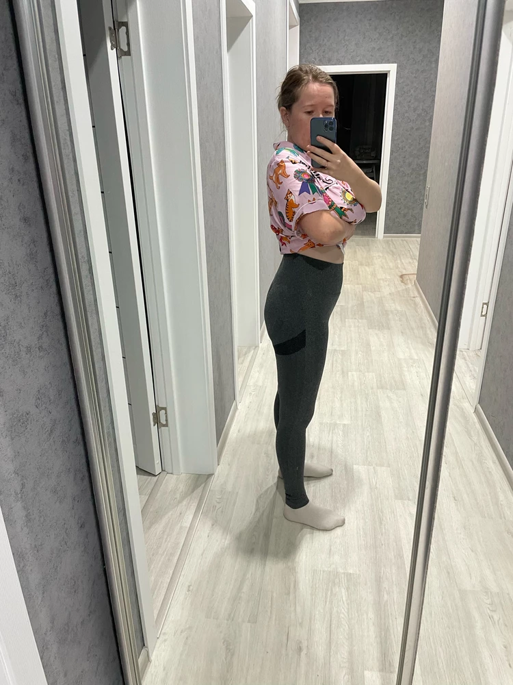 Классные лосины🔥 
Плотные, утягивают хорошо, даже мой послеродовой живот пропал в этих лосинах🤩