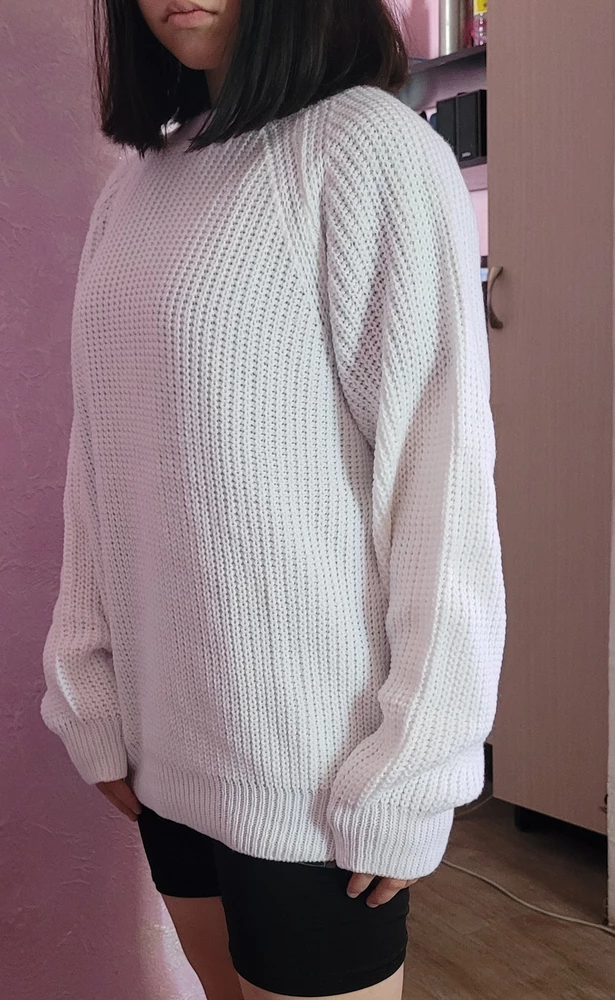 Свитерок классный,мягкий, удобный, дочь с удовольствием носит прохладными вечерами))после стирки остаётся прежним,качество🔥🔥🔥,к покупке рекомендую 😊