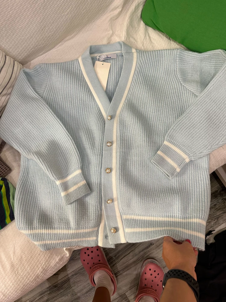 Мягкая, плотная, пушистая, приятная… классная кофта)