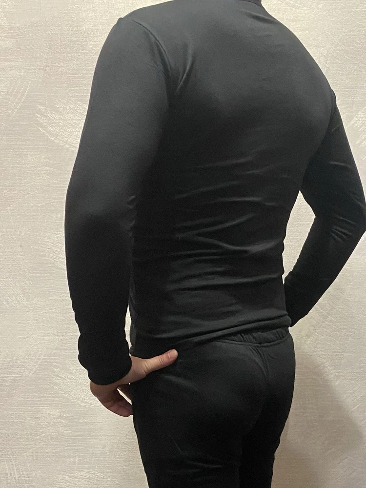 Костюм классный , есть флис, хорошие швы, все по размеру , закажем еще один !