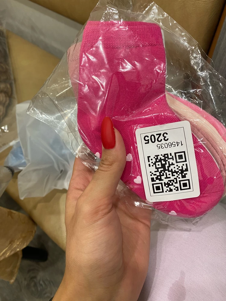 Положили не тот цвет носков .Получал товар муж .Теперь не сможем сделать возврат .Вот как ?Деньги в мусорку