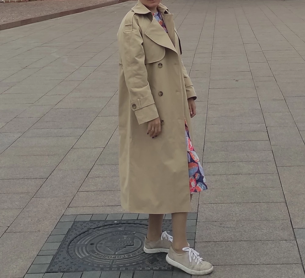 Плотный, хорошо сшит, отличный тренчкот