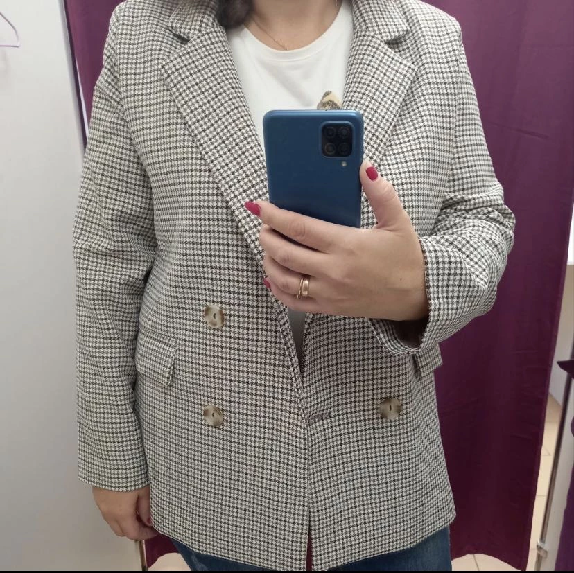 Отличный пиджак, я довольна.
Спасибо продавцу.