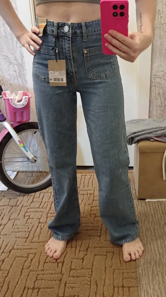 Замечательные джинсы, плотные, на рост 168 брала 25й размер, есть запас 3см, но не стала подгибать, с кроссовками самое то