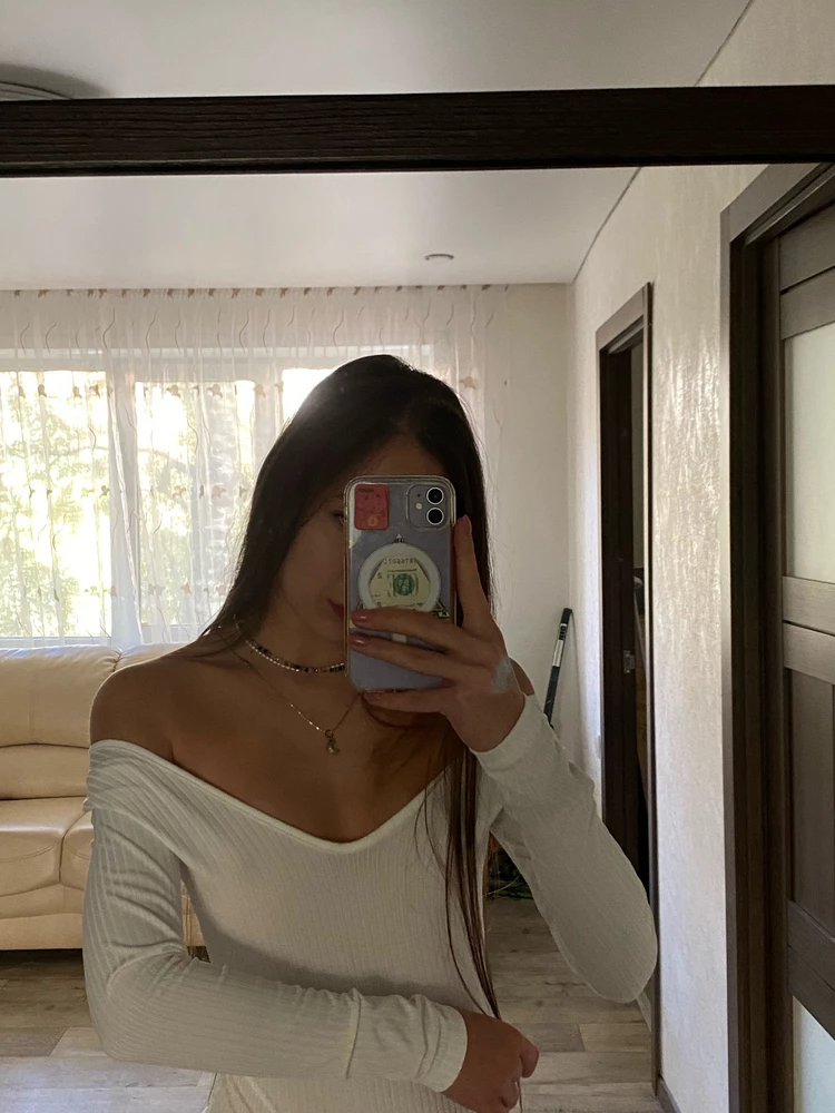 Суперский комфортный и приятный боди😍 хорошая плотненькая ткань, не особо просвечивает, не смотря на то, что заказала в белом цвете, можно спокойно ходить без белья)