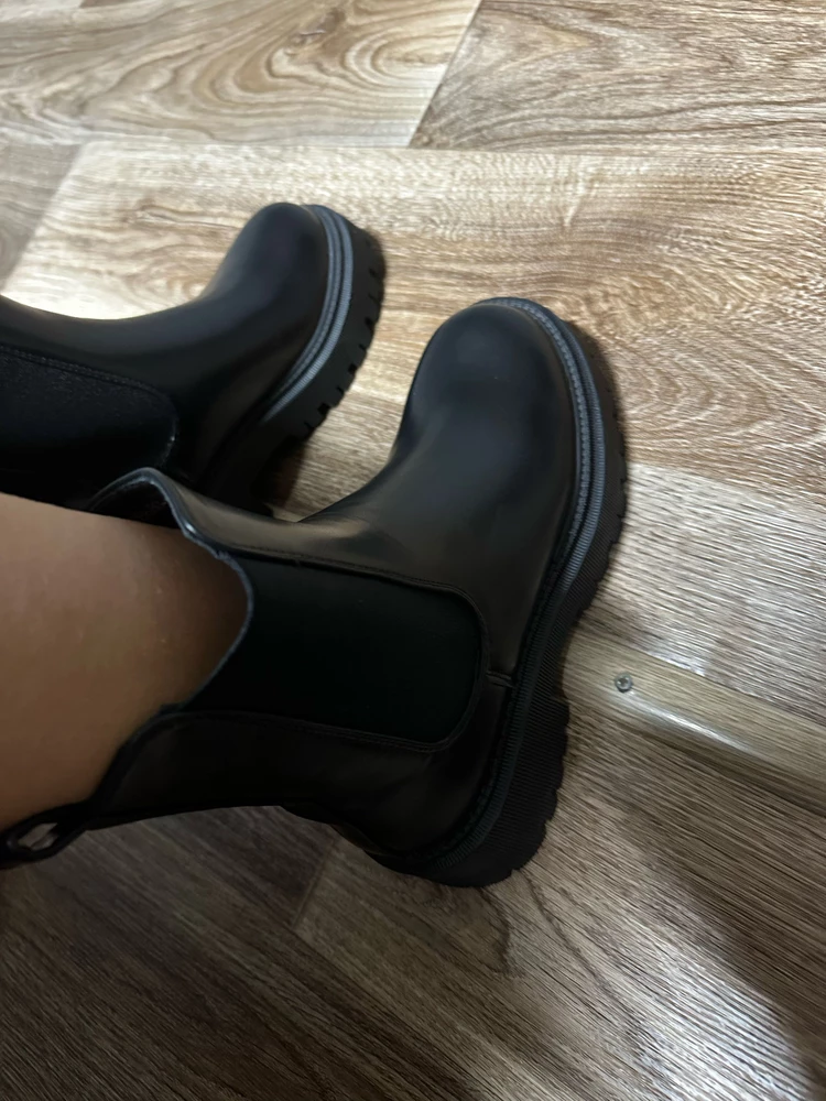 Товар - супер, 37 р-р сели хорошо.