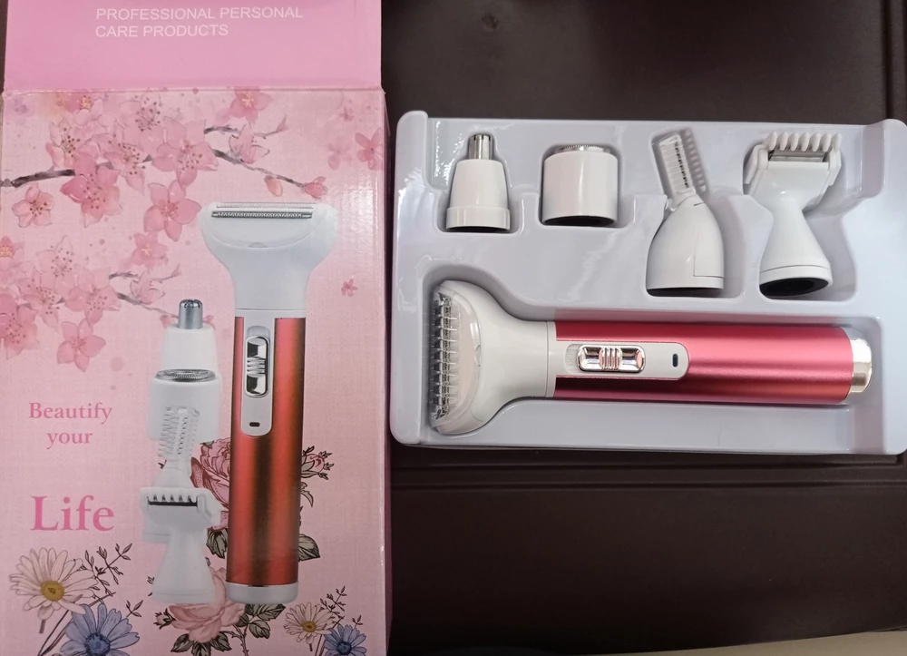 Отличный триммер, работает хорошо, недостатков не нашла ) Спасибо!