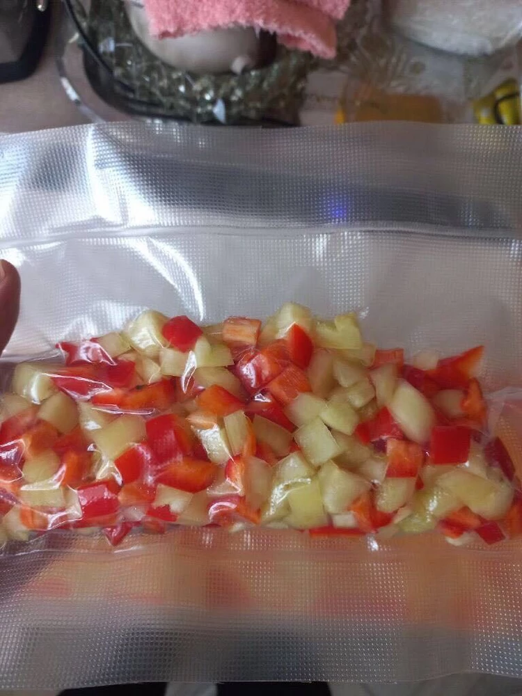 Вакууматор понравился. Удобный и простой, легко пользоваться.