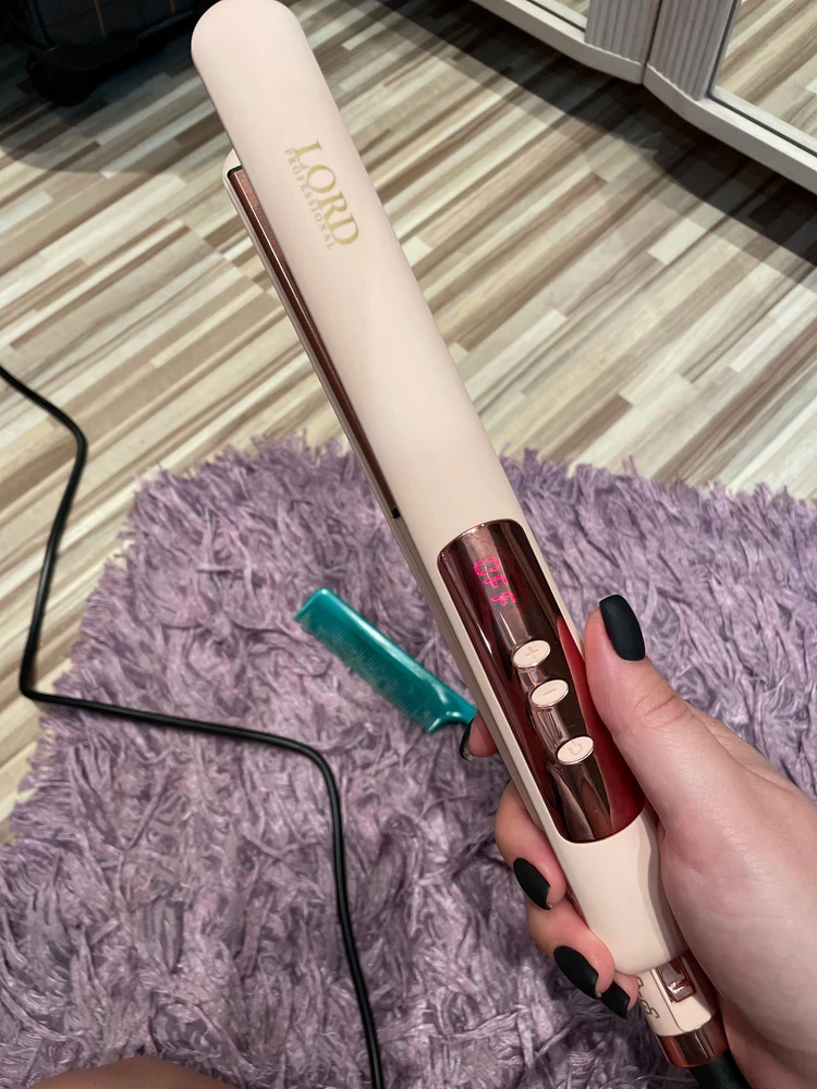 Кнопка выключения находится прямо под пальцем, при использовании вечно нажимается, пользоваться невозможно! Логики у производителей ноль. Прошу вернуть деньги!