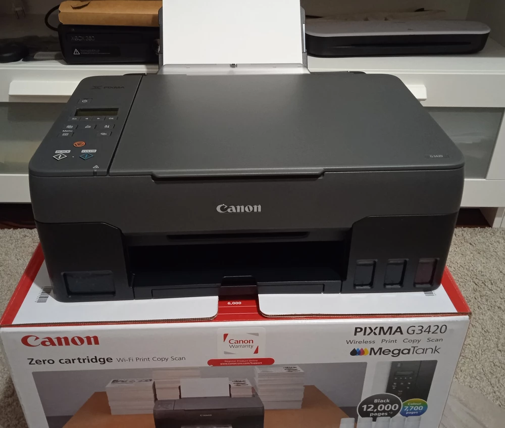 Пришло с опозданием на сутки, не беда. 
Canon!!!! Надеюсь его качество не изменилось и он будет соответствовать надписи  MegaTank!!!