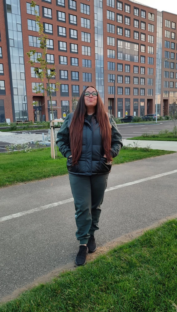 Отличный жилет, размер в размер! Теплый, непродуваемый. Рекомендую.