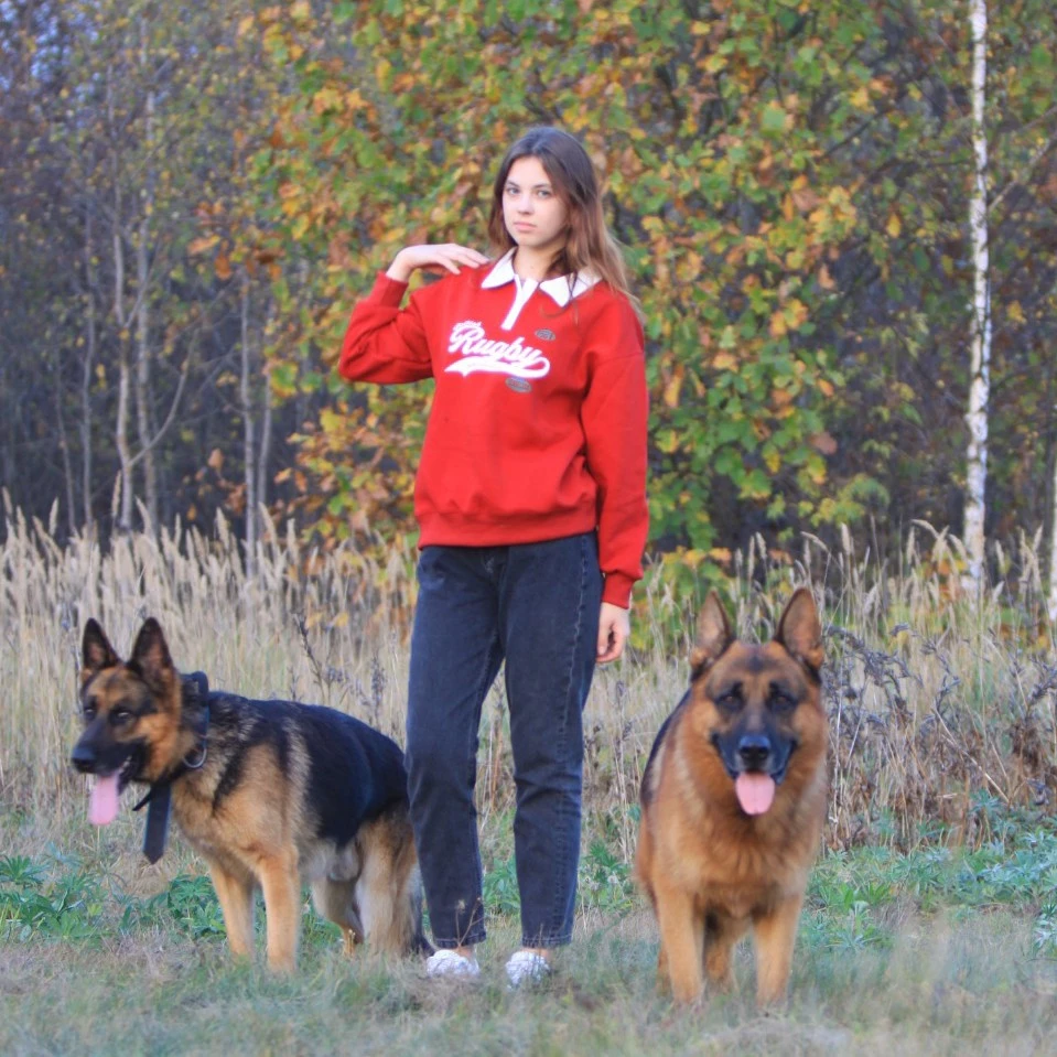 Хорошая кофточка, дочери очень нравится и одноклассники оценили