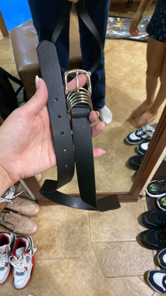 Отличные джинсы , мой рост 182 , еще и ремень в подарок !!. Мерила еще черные они наверно до 190 спокойно ! Подворот был большой .