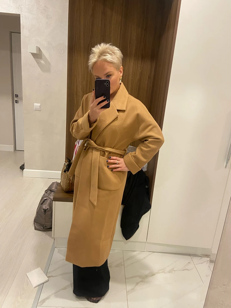 Шикарное пальто, отлично смотрится. Не громоздкое и отличное качество