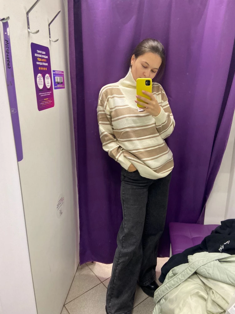 Джемпер классный, мягкий, приятный к телу. Швы аккуратные, нитки нигде не торчат. Покупкой довольна!