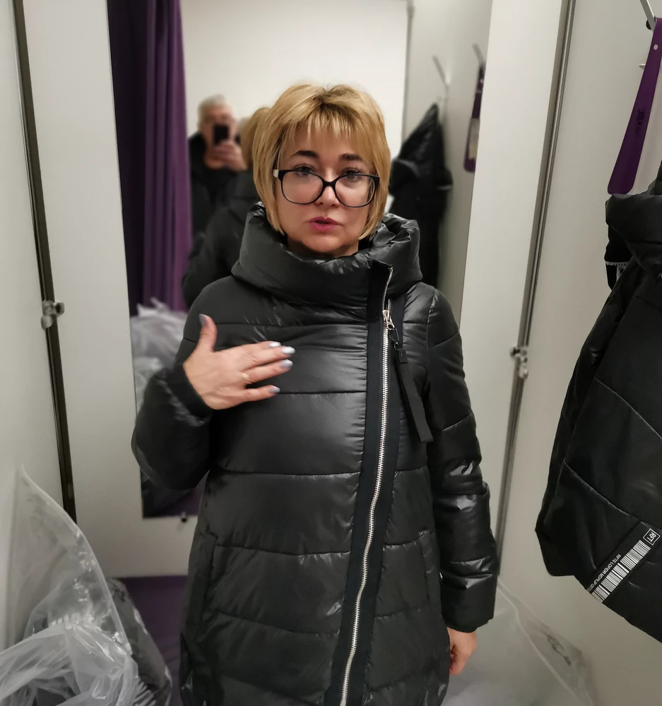 Тесновата чуть выше груди, движение руками сковывает, а так понравилась, попробую заказать чуть больше размеррм