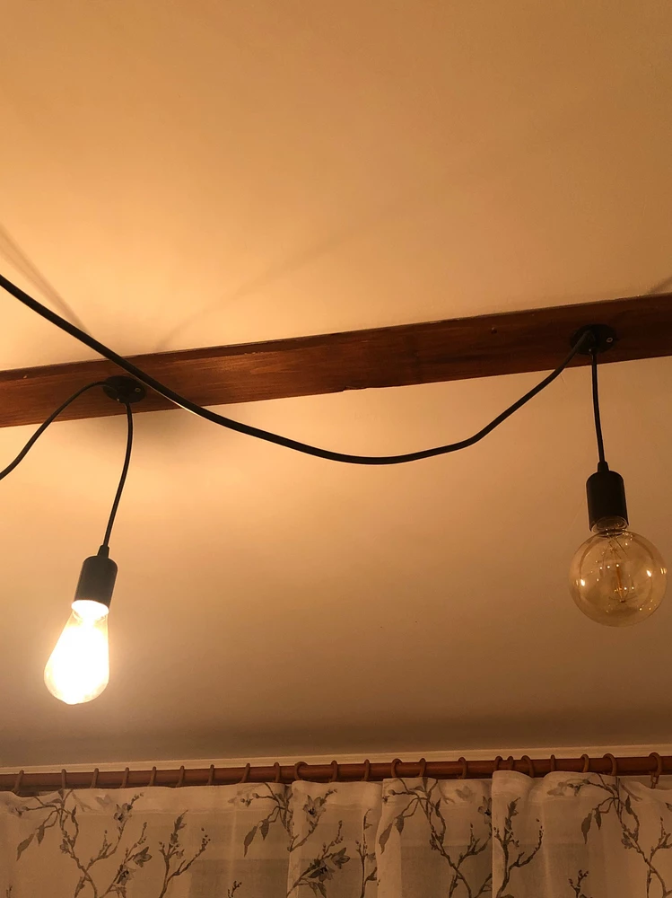 Заказывала 6 лампочек, и 1 не горит.упаковано хорошо, значит заведома положили нерабочую .но цена то приличная!