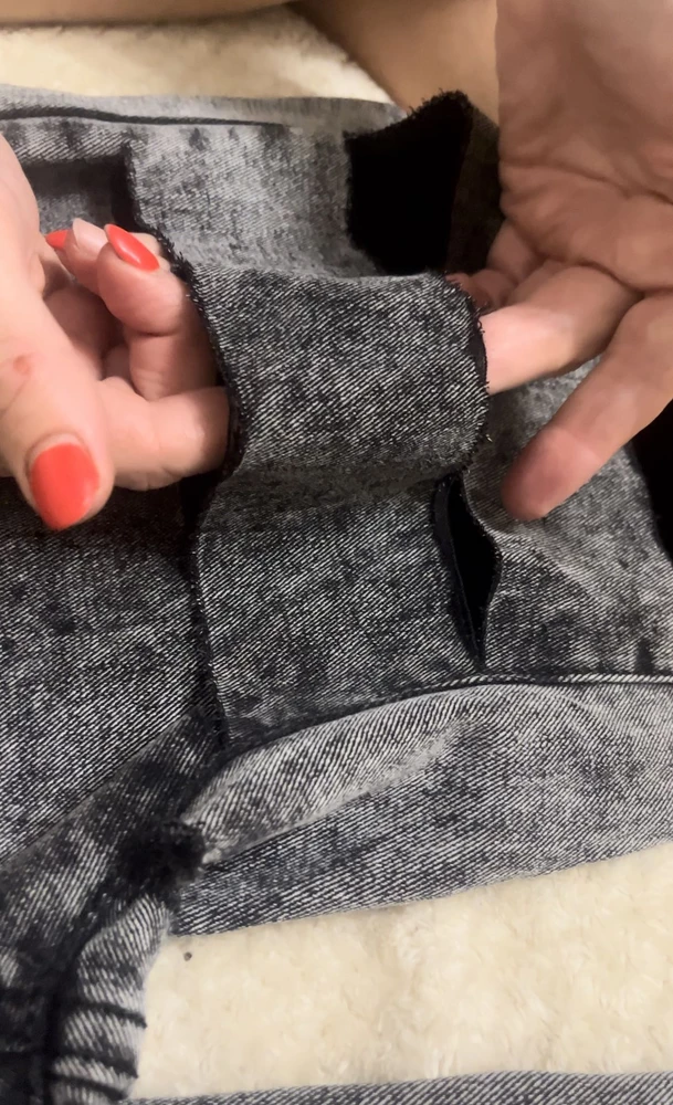 джинсы на один раз, полная фигня, после первой стирки разошлись даже не по швам, просто порвалась ткань, качество ткани отвратительное, осталась очень недовольна