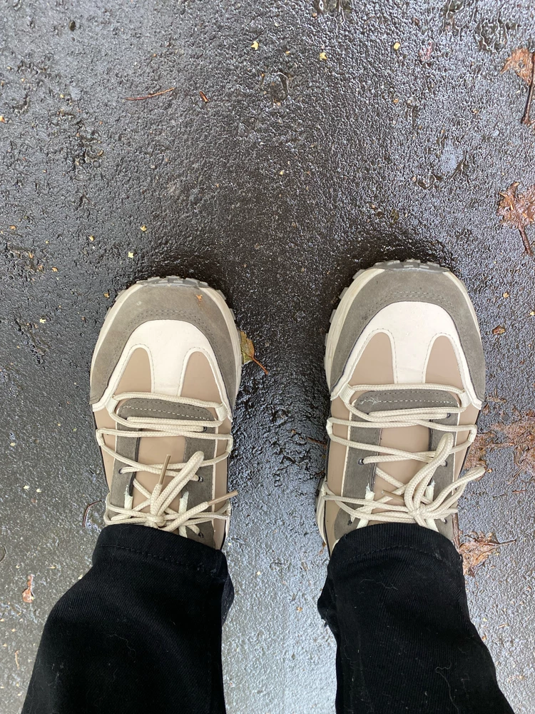 Удобные на ногу у меня 38,5  взяла 38 подошло идеально