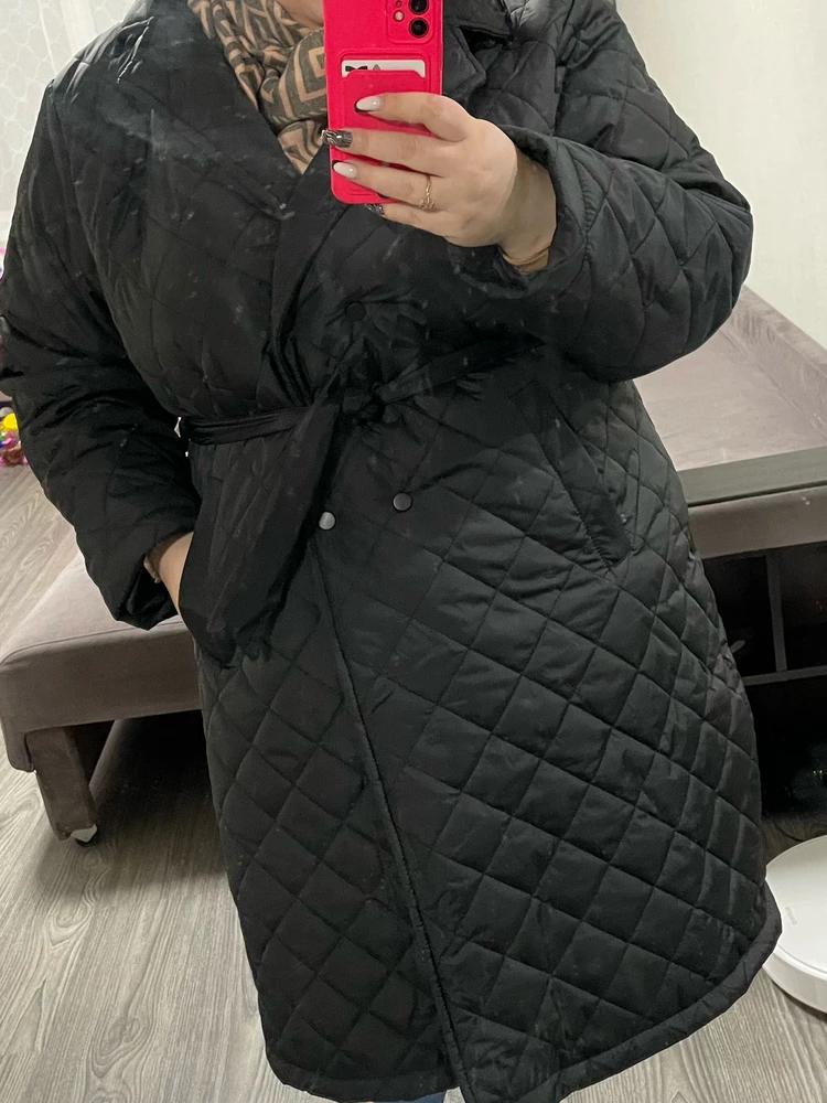 Соответствует размерной сетке, отличное пальто