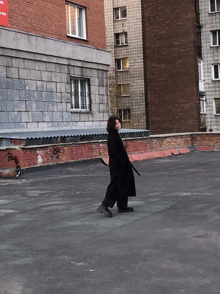 Супер!!
Пальто качественное, тёплое, размеру соответствует.
Заказывала 3 размера (36, 38, 40), забрала 38.
Это прекрасно!!