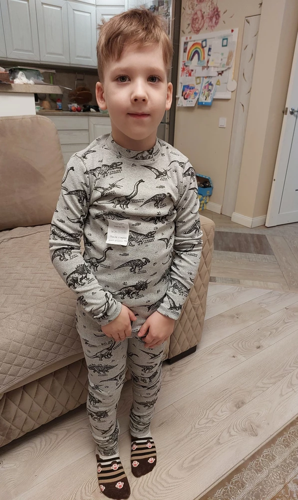 Замечательное термобелье, сын любит все с динозаврами. На 6 лет брали 32 размер , с запасом