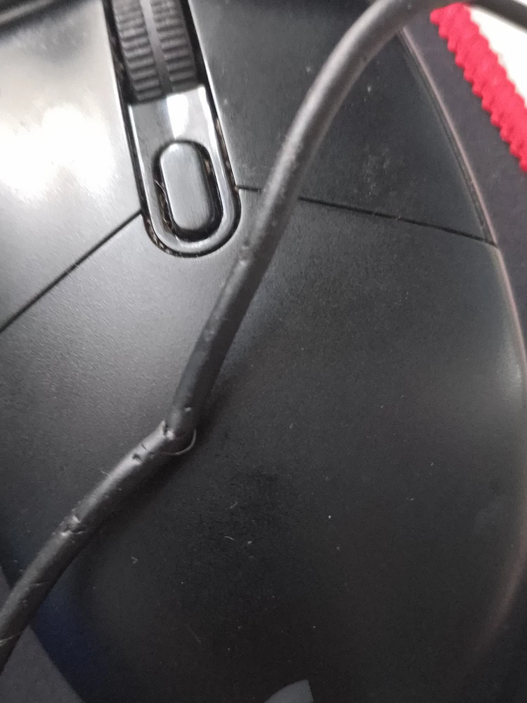 Пришел вот такой товар!Мышка не работает!В возврате отказали!