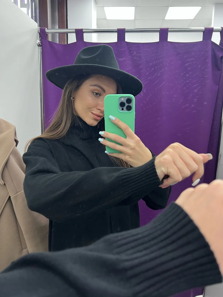 Свитер очень порадовал, качество на высоте! В составе кашемир. Стильный, комфортный. Размер отлично подошел на мой 42/44. К покупке рекомендую 👍🏼