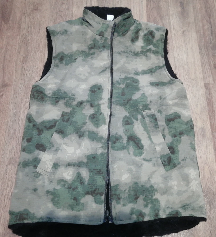 Доставка пришла во время, жилетка - теплая, удобная,приятный бонус пришёл (балаклава). Спасибо.